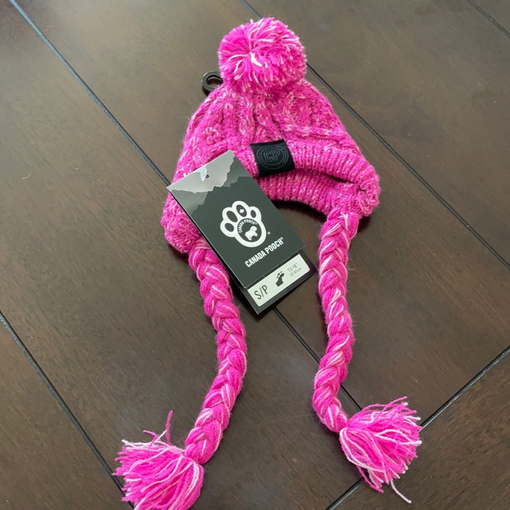 Canada pooch toque for dogs!